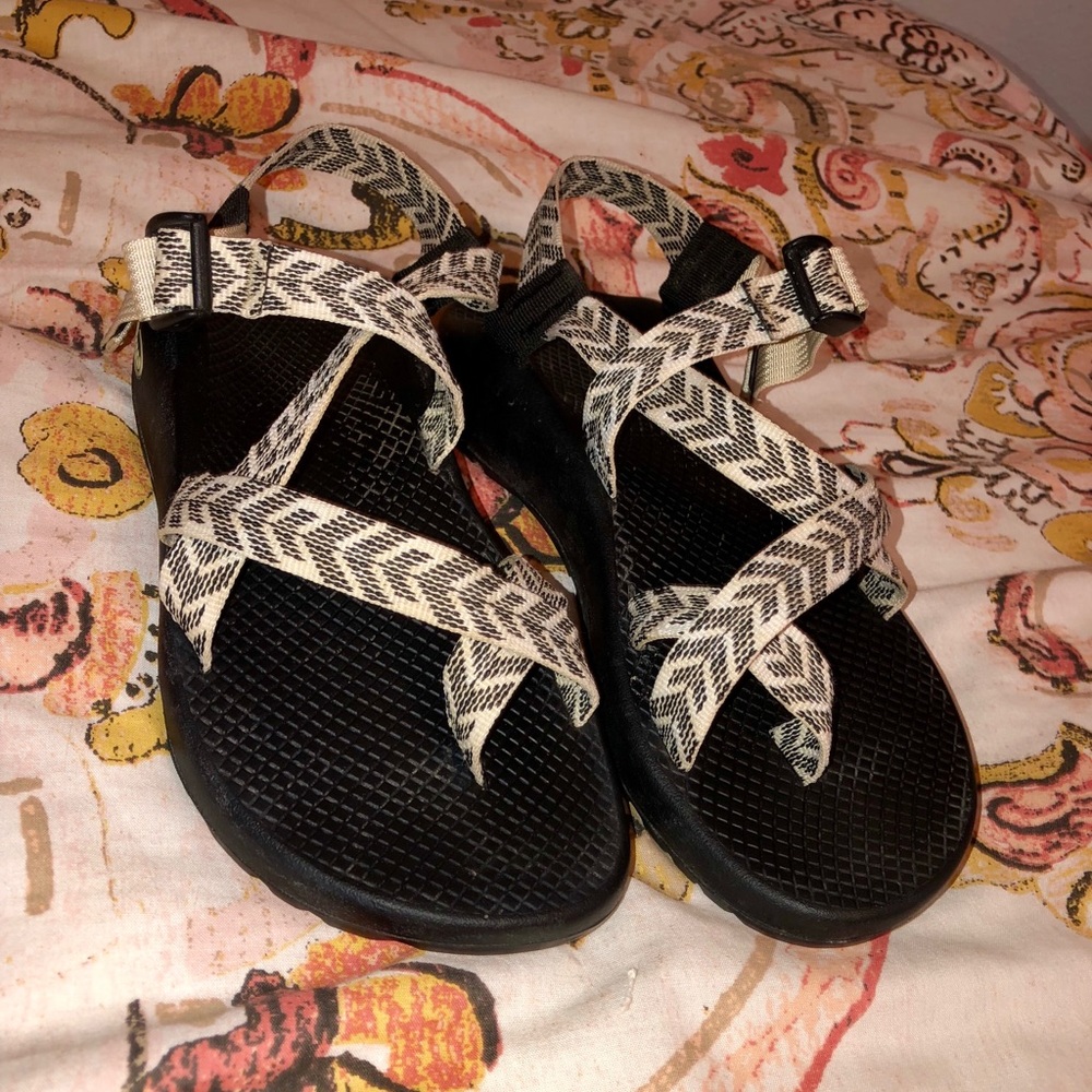 Single strap Chacos size 9